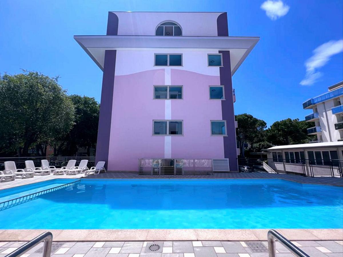 Residence Regent Beach Бибионе Экстерьер фото